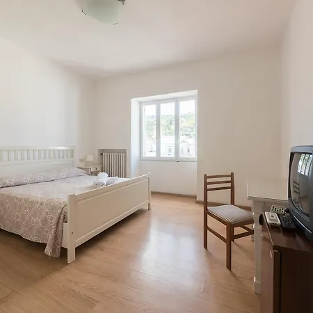 ホテル Antonella イスキア島